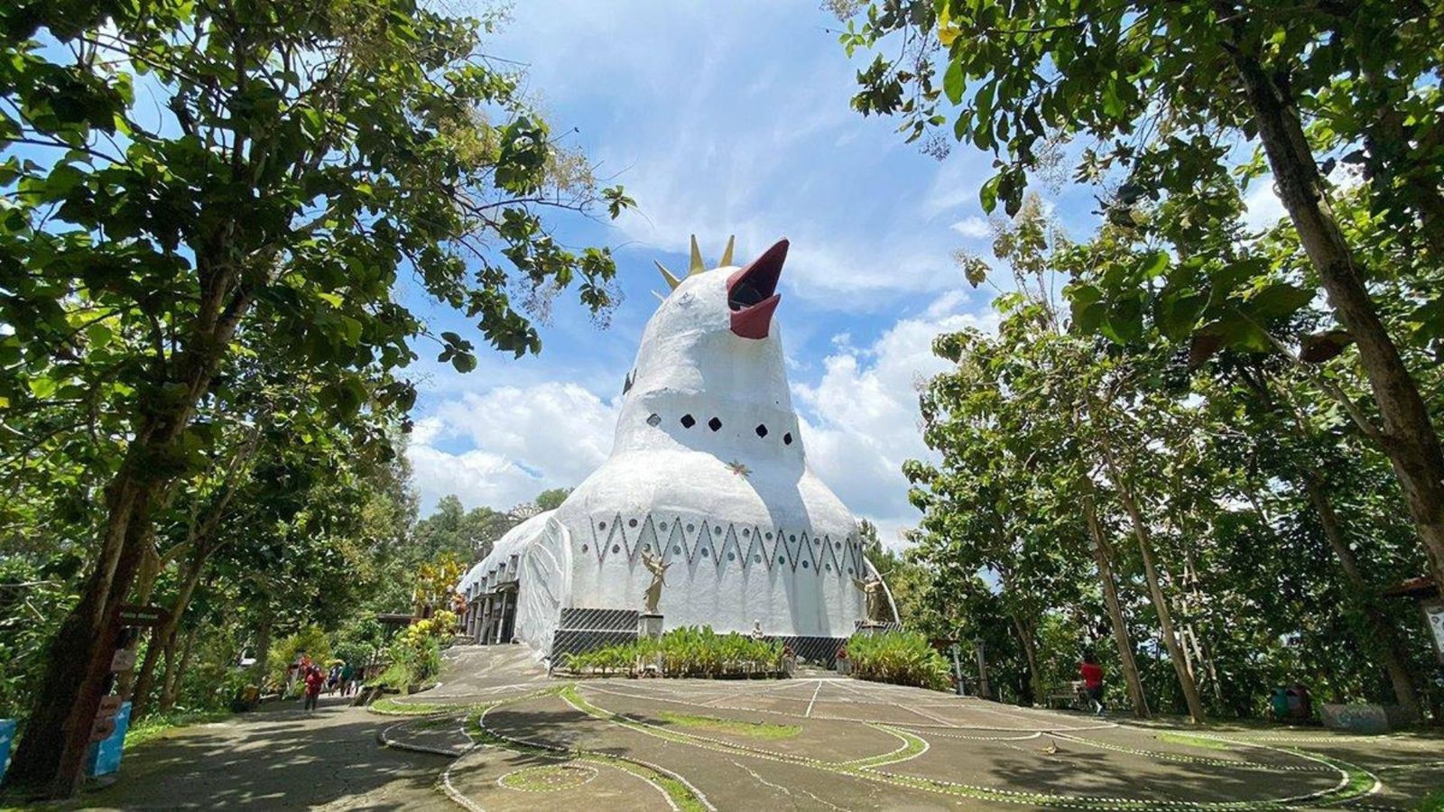 Spot foto kawasan Kedai Bukit Rhema dan Rumah Doa Bukit Rhema saat tur VW